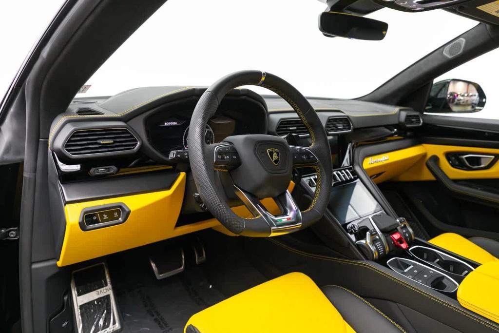 used 2022 Lamborghini Urus car, priced at $241,988