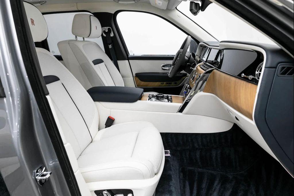 new 2025 Rolls-Royce Cullinan car, priced at $454,150