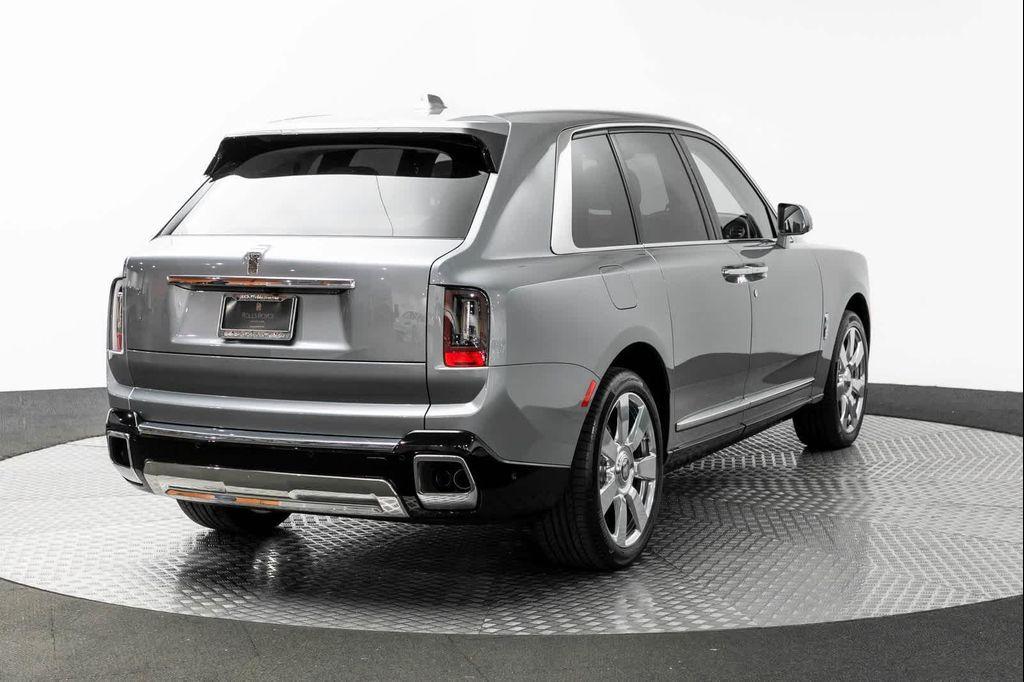 new 2025 Rolls-Royce Cullinan car, priced at $454,150