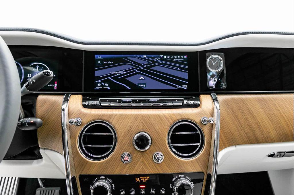 new 2025 Rolls-Royce Cullinan car, priced at $454,150