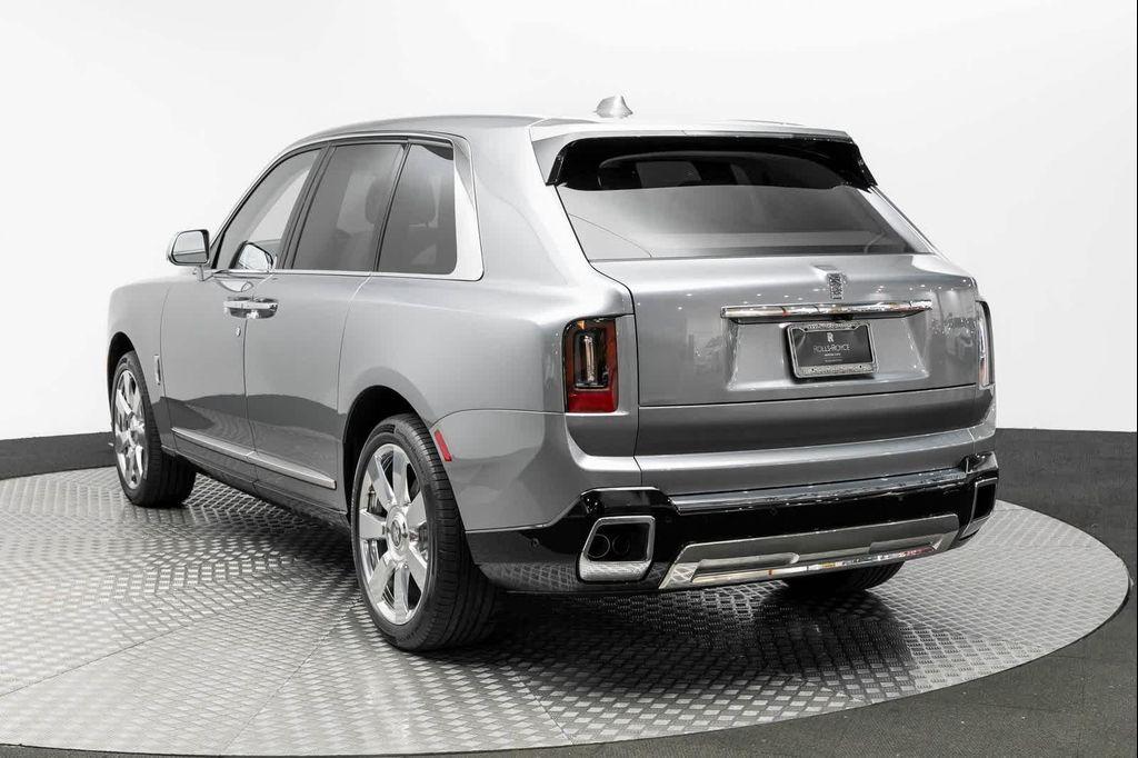new 2025 Rolls-Royce Cullinan car, priced at $454,150