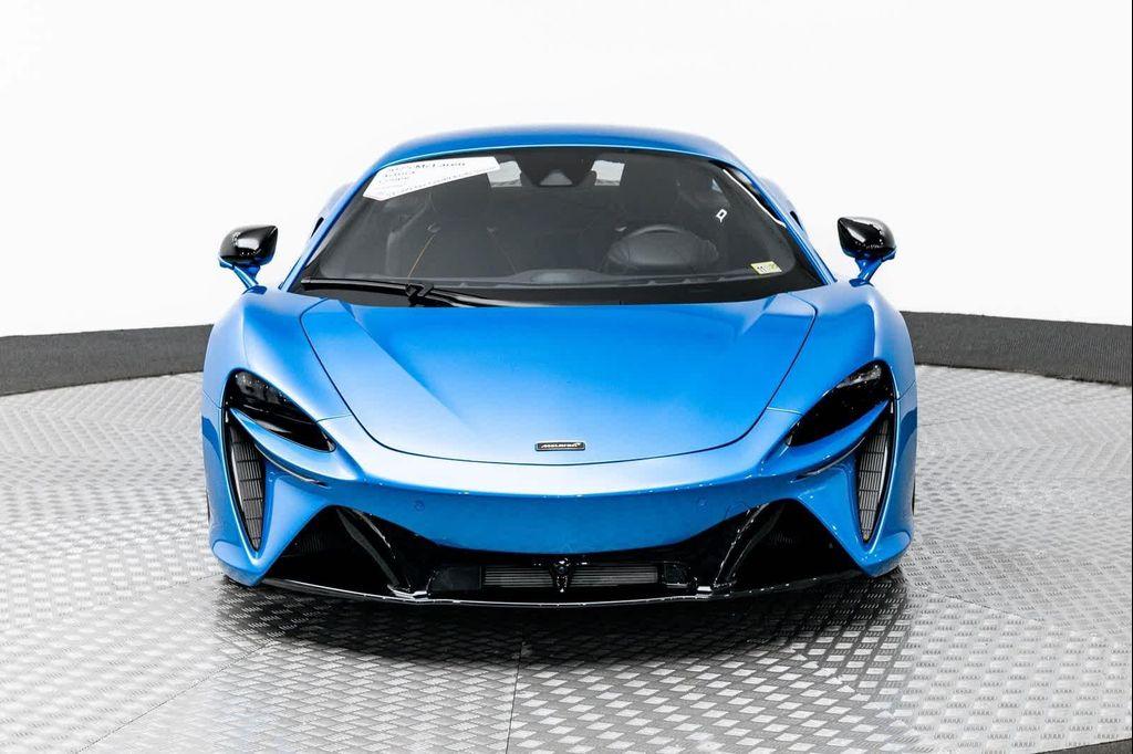 new 2025 McLaren Artura car, priced at $301,158
