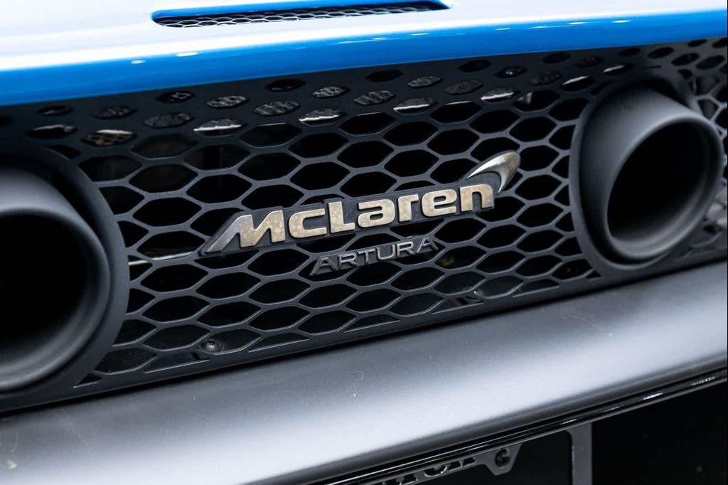 new 2025 McLaren Artura car, priced at $301,158
