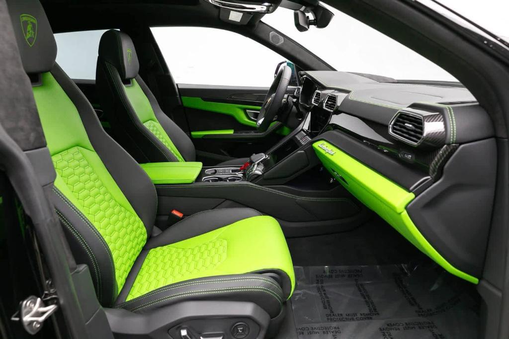 used 2022 Lamborghini Urus car, priced at $259,888