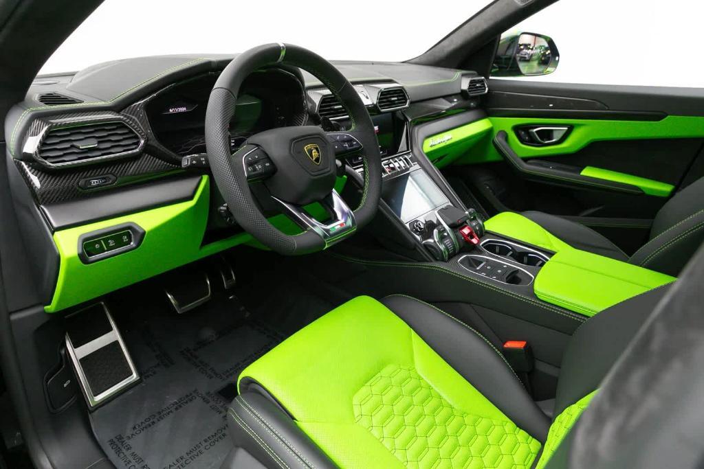 used 2022 Lamborghini Urus car, priced at $259,888