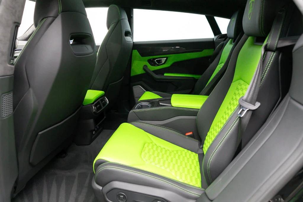 used 2022 Lamborghini Urus car, priced at $259,888