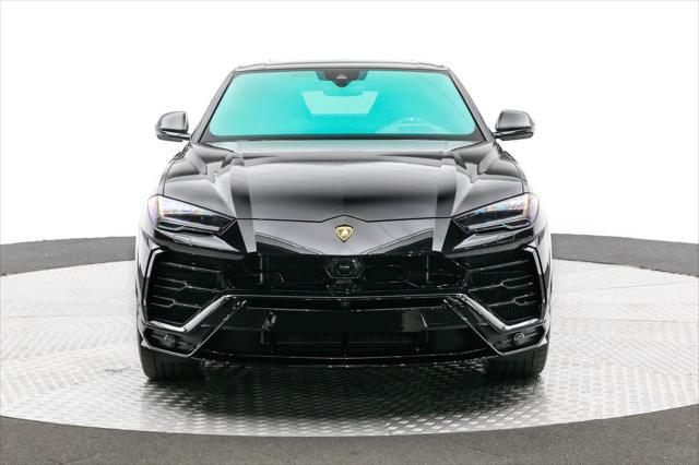 used 2022 Lamborghini Urus car, priced at $246,888