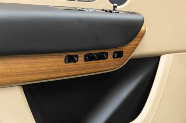 used 2021 Rolls-Royce Cullinan car, priced at $255,591