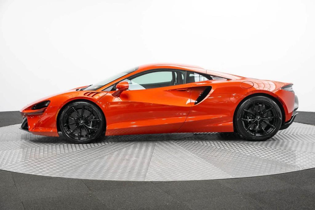 new 2024 McLaren Artura car, priced at $276,008