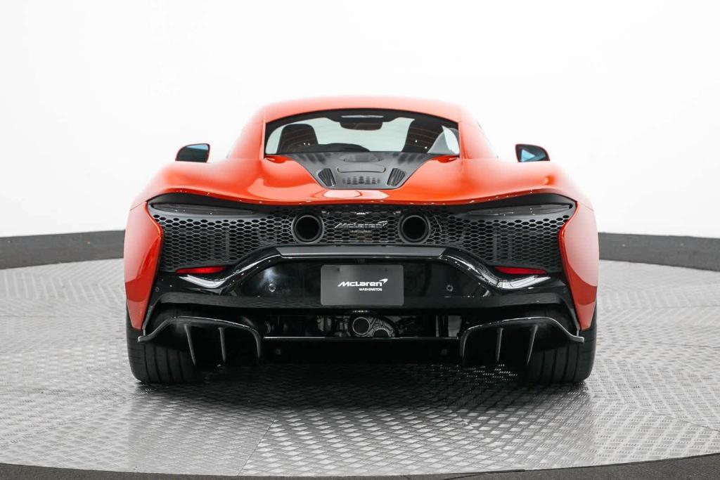 new 2024 McLaren Artura car, priced at $276,008