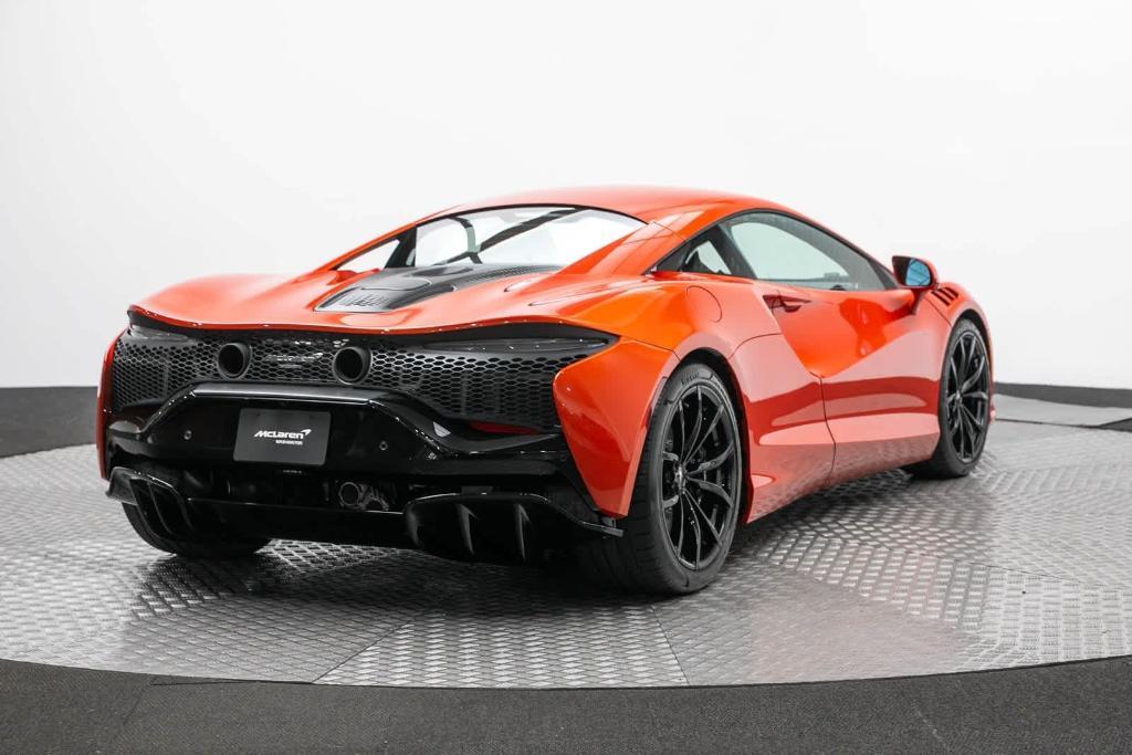 new 2024 McLaren Artura car, priced at $276,008