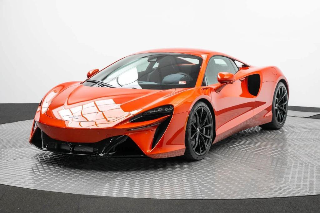 new 2024 McLaren Artura car, priced at $276,008