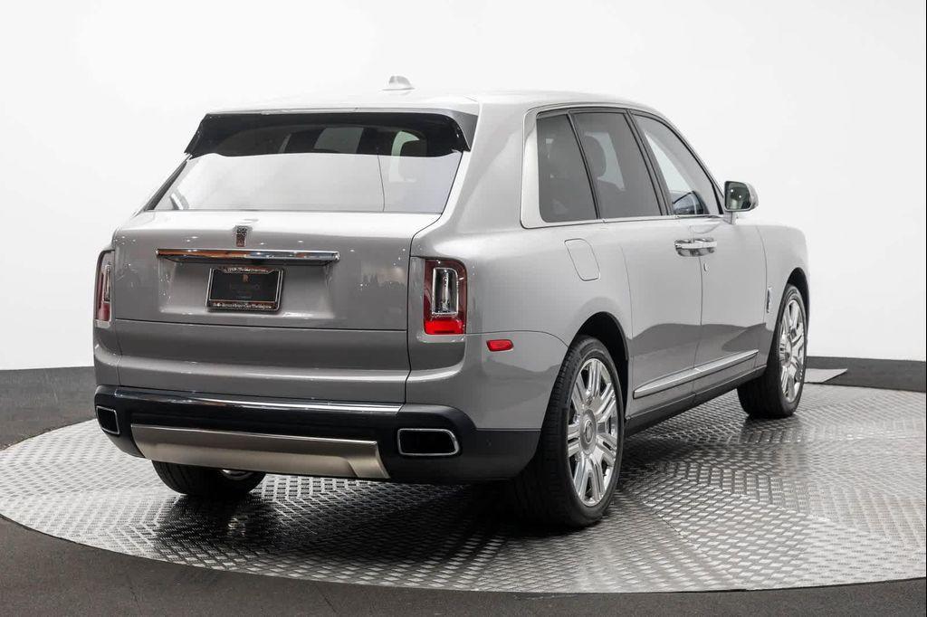 used 2022 Rolls-Royce Cullinan car, priced at $274,995