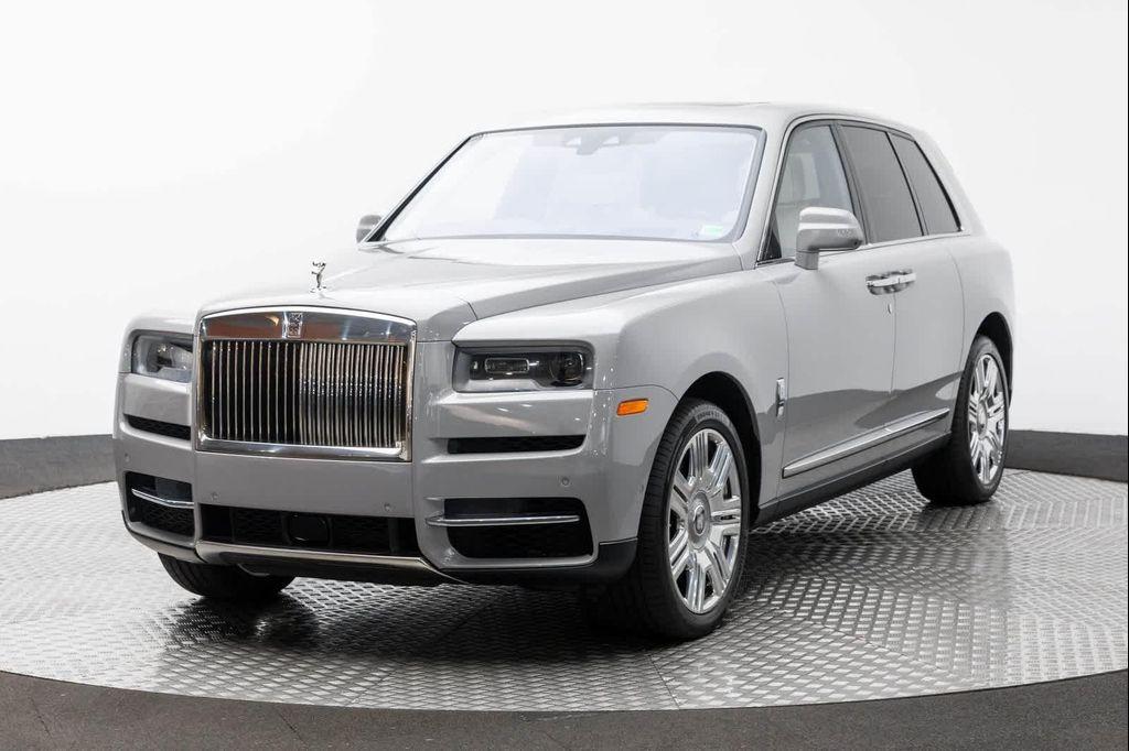 used 2022 Rolls-Royce Cullinan car, priced at $274,995