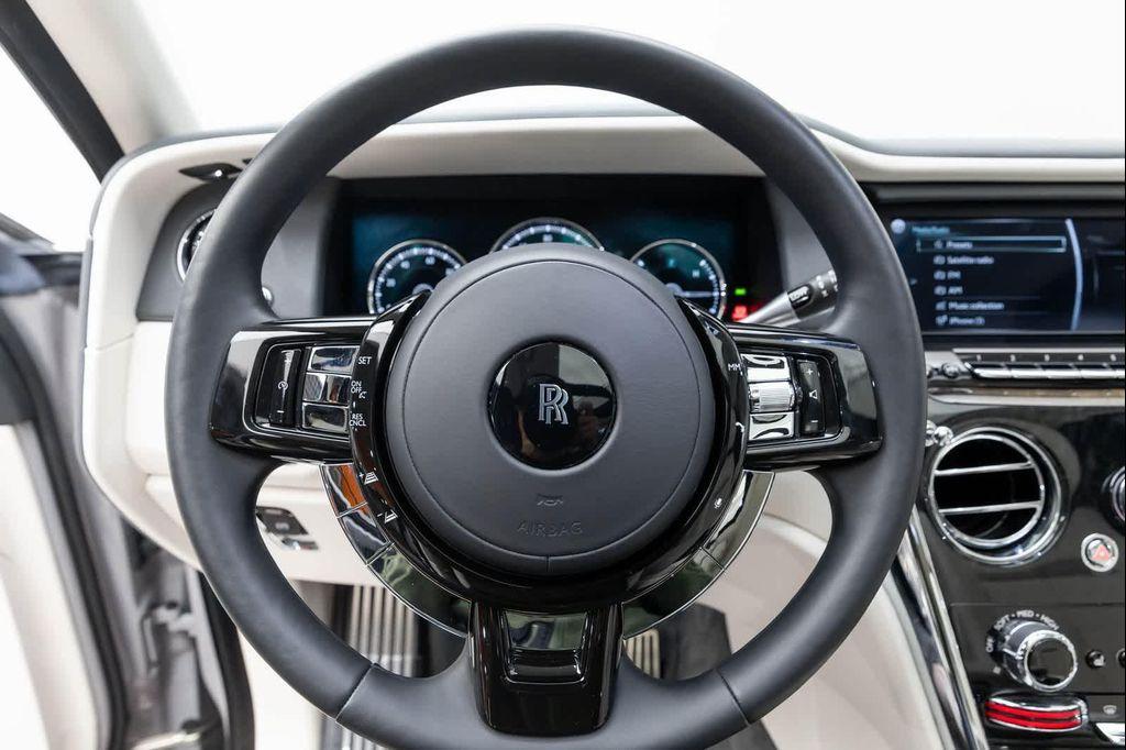 used 2022 Rolls-Royce Cullinan car, priced at $274,995