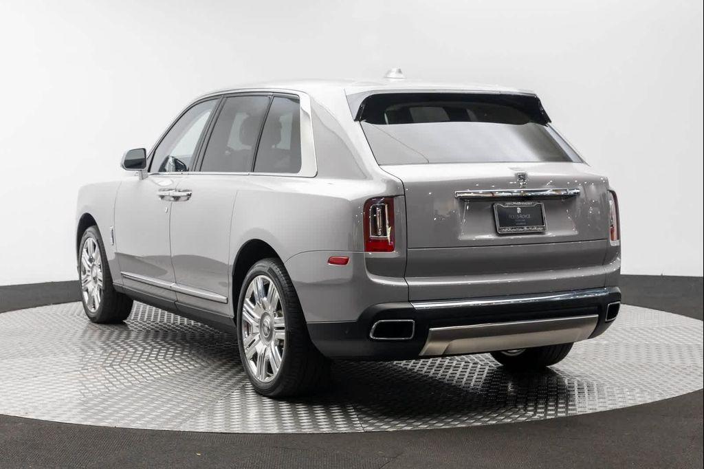 used 2022 Rolls-Royce Cullinan car, priced at $274,995