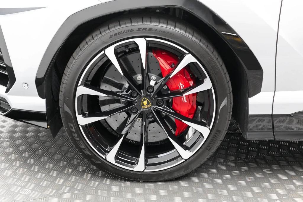 used 2022 Lamborghini Urus car, priced at $261,888