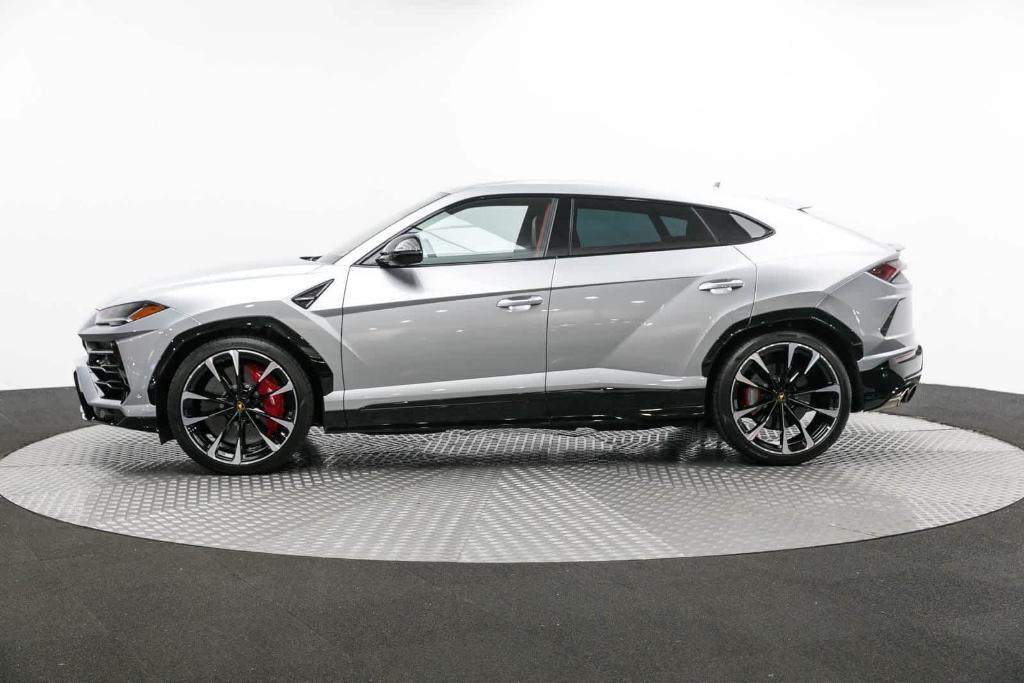 used 2022 Lamborghini Urus car, priced at $261,888