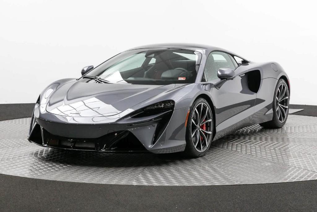 new 2024 McLaren Artura car, priced at $252,465