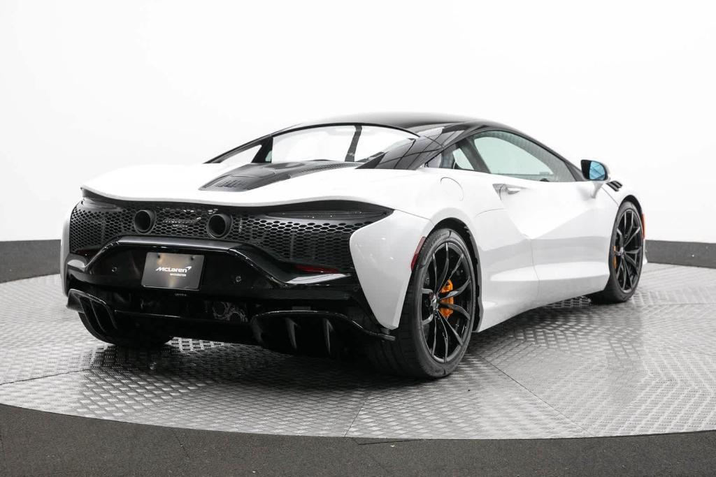 new 2024 McLaren Artura car, priced at $277,733