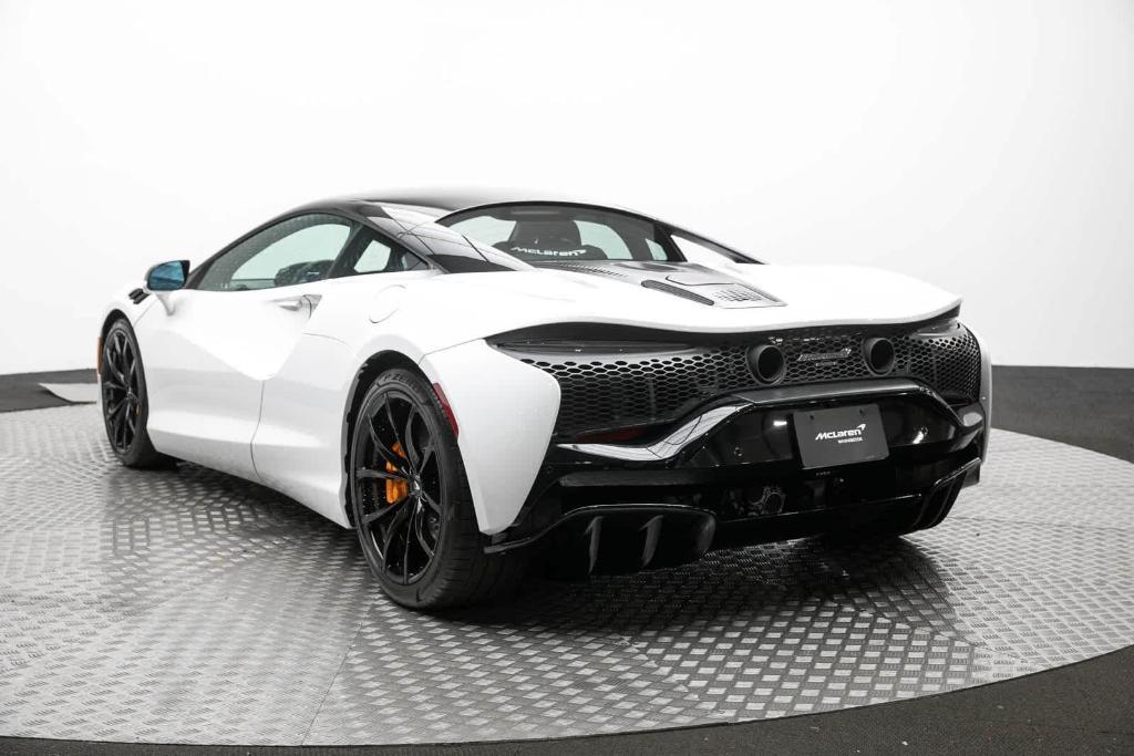 new 2024 McLaren Artura car, priced at $277,733