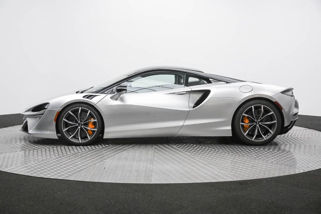new 2023 McLaren Artura car, priced at $279,675