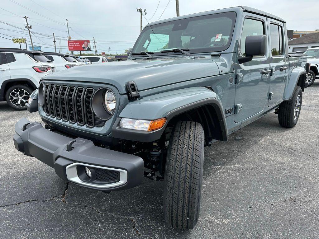 new 2024 Jeep Gladiator car, priced at $41,900