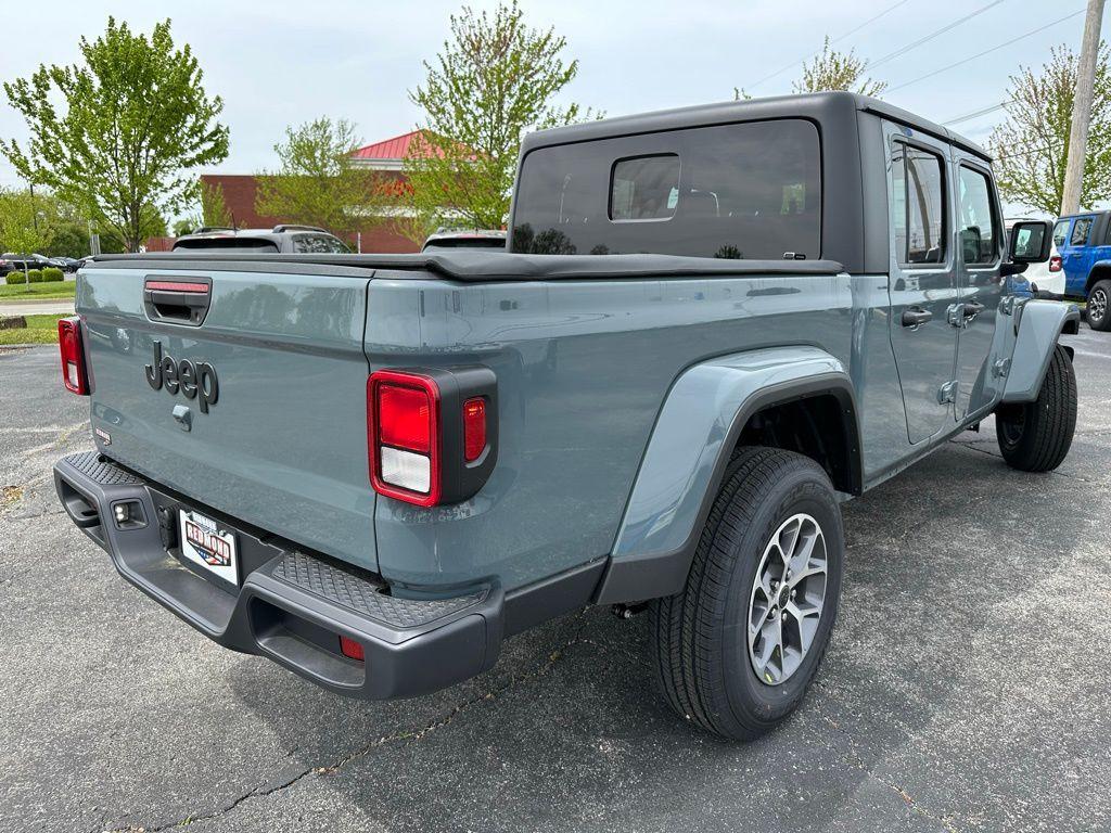 new 2024 Jeep Gladiator car, priced at $41,900