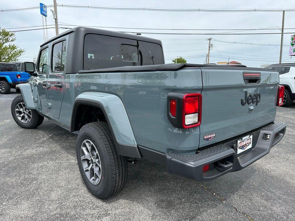 new 2024 Jeep Gladiator car, priced at $41,900