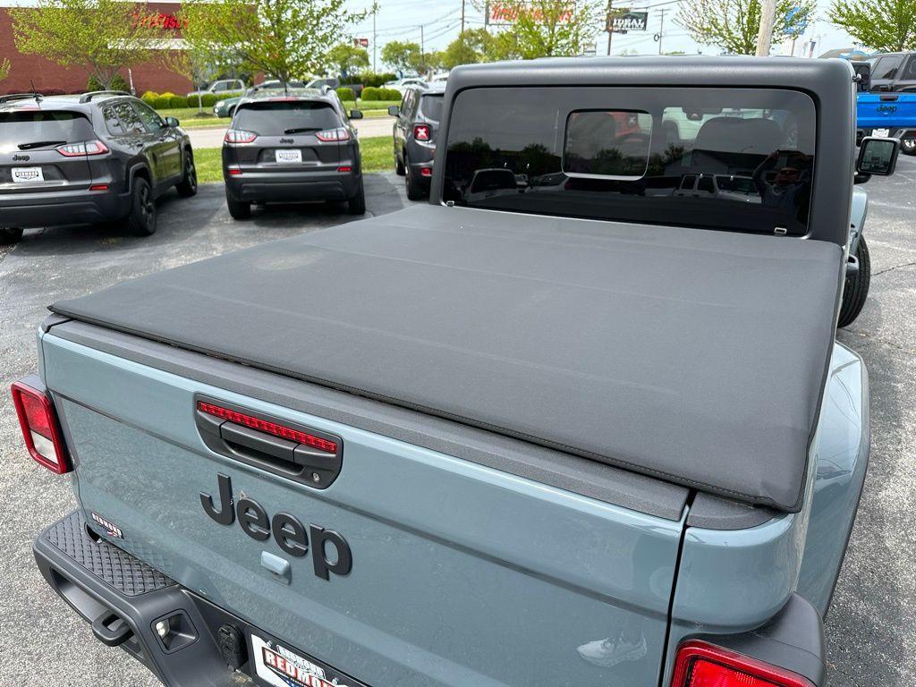 new 2024 Jeep Gladiator car, priced at $41,900