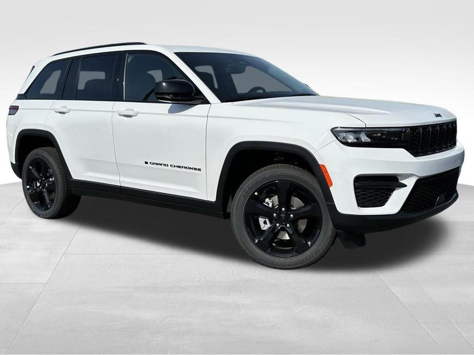 new 2024 Jeep Grand Cherokee car, priced at $43,500