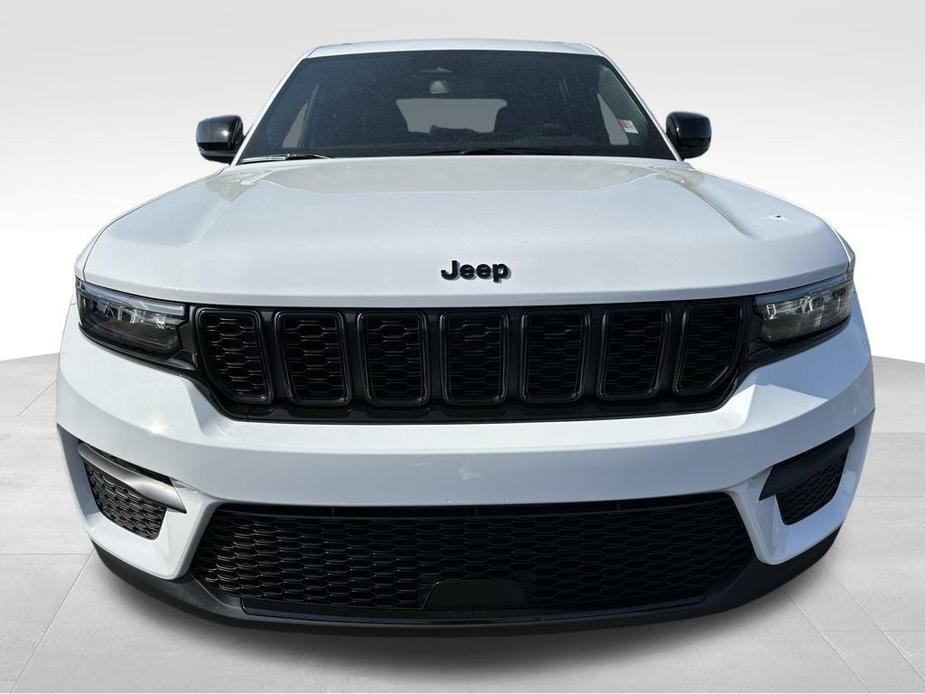 new 2024 Jeep Grand Cherokee car, priced at $43,500