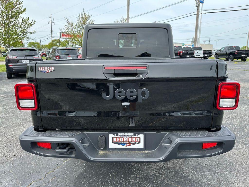 new 2024 Jeep Gladiator car, priced at $47,672