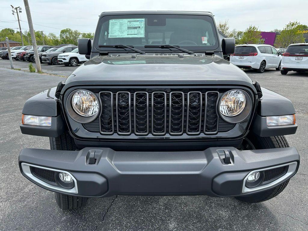 new 2024 Jeep Gladiator car, priced at $47,672