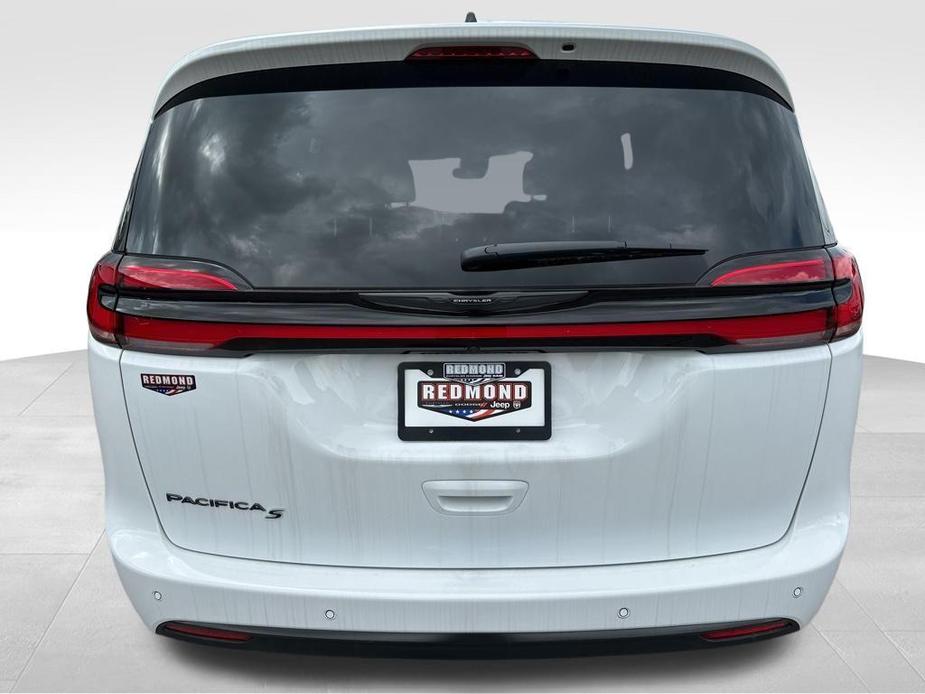 new 2024 Chrysler Pacifica car, priced at $39,800