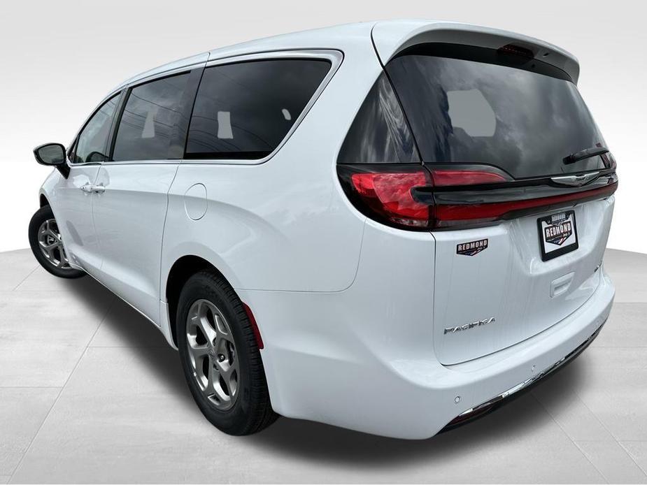 new 2024 Chrysler Pacifica car, priced at $47,650