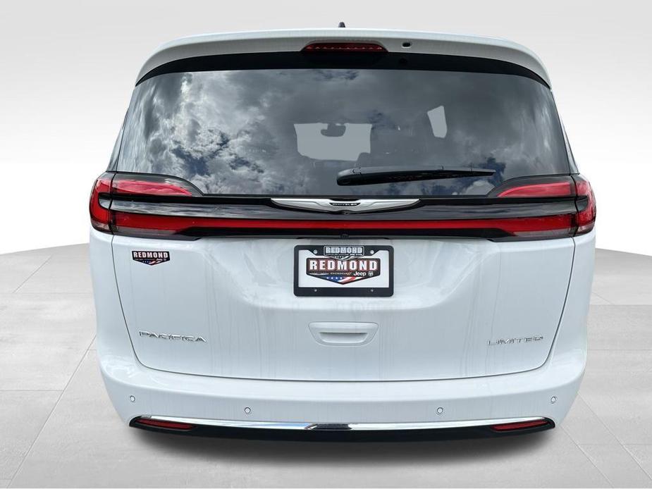 new 2024 Chrysler Pacifica car, priced at $47,650