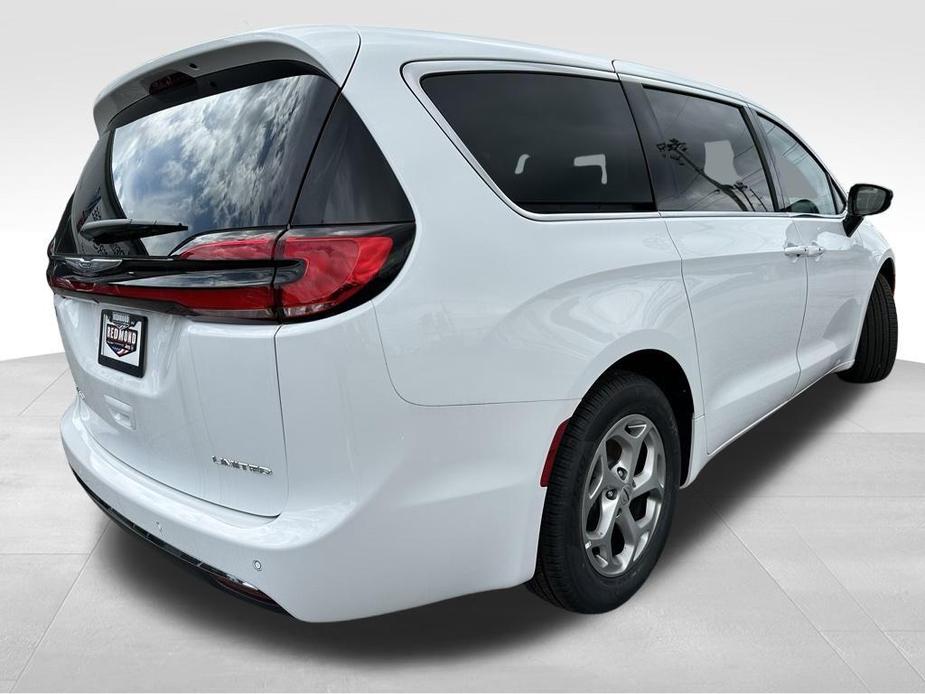 new 2024 Chrysler Pacifica car, priced at $47,650