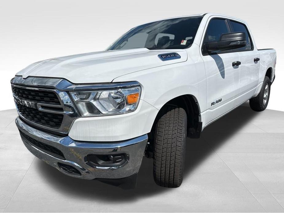 new 2024 Ram 1500 car, priced at $45,000