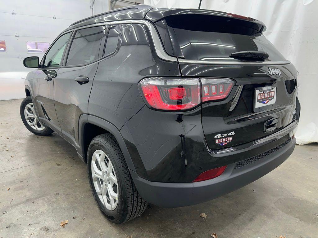 new 2024 Jeep Compass car, priced at $26,000