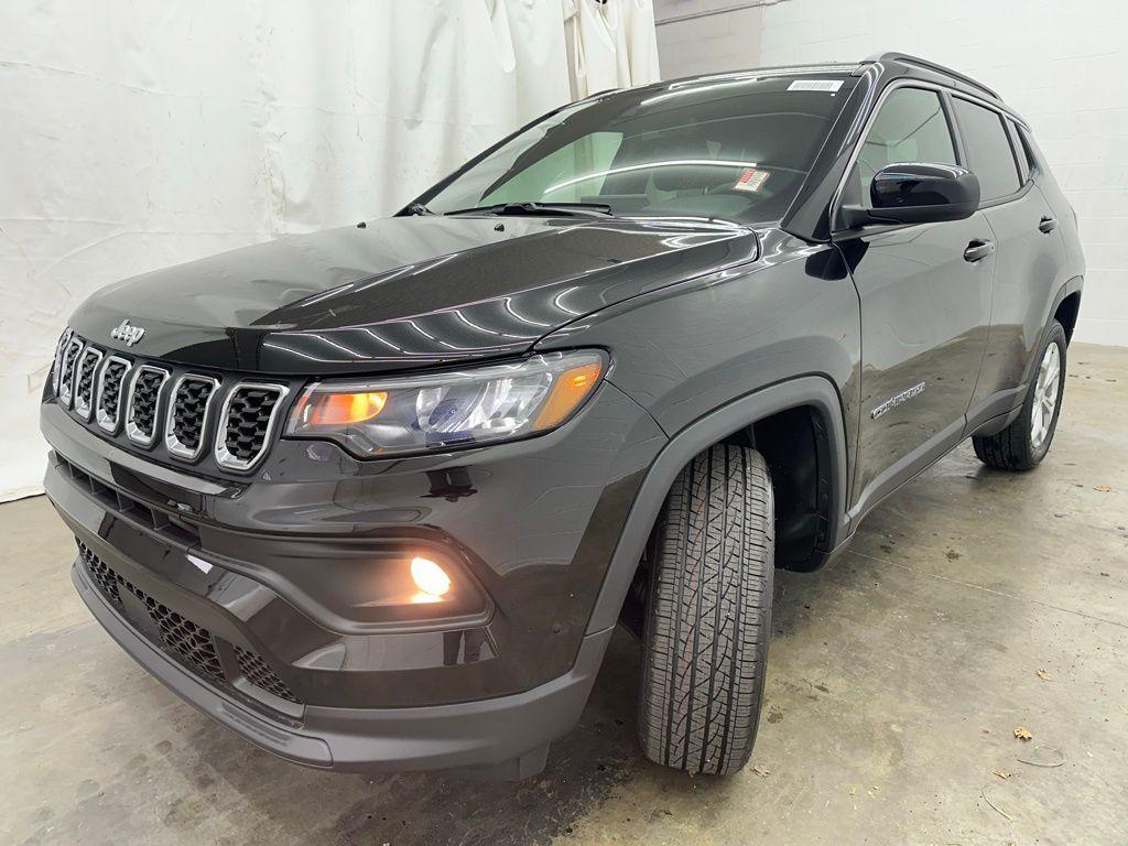 new 2024 Jeep Compass car, priced at $26,000