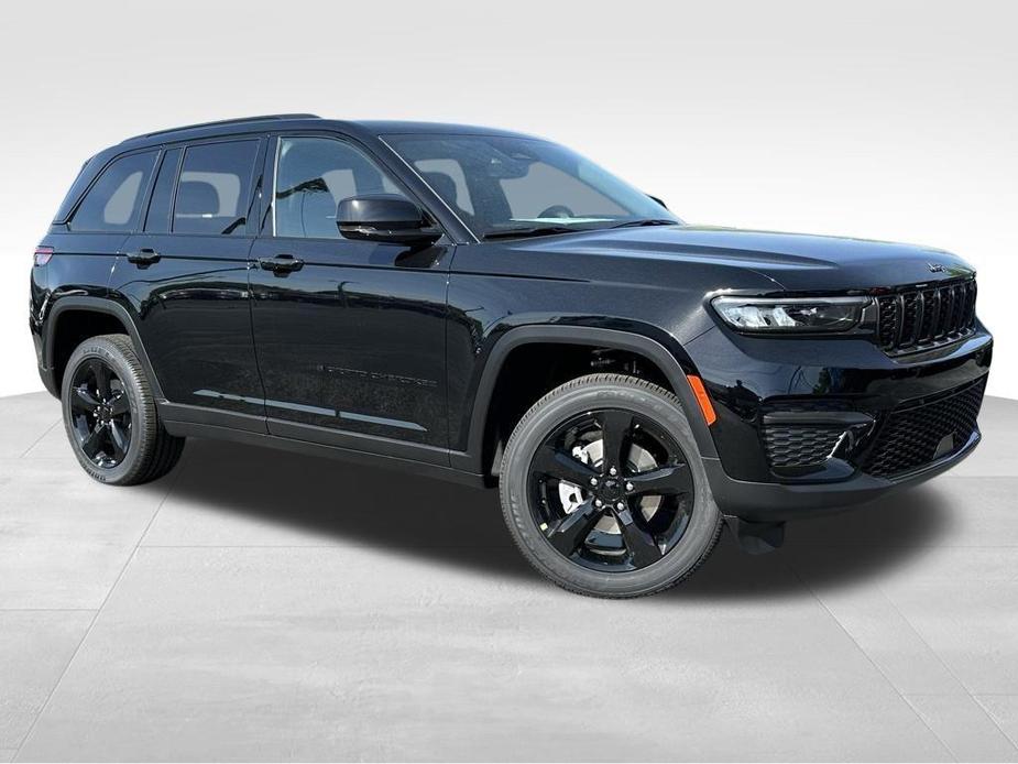 new 2024 Jeep Grand Cherokee car, priced at $43,000