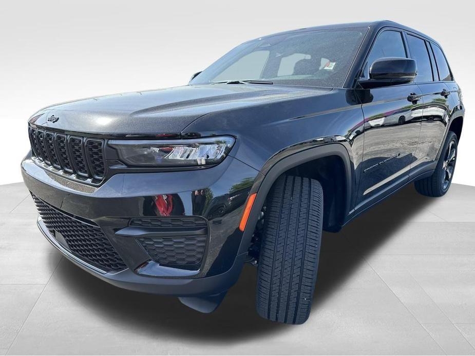 new 2024 Jeep Grand Cherokee car, priced at $43,000