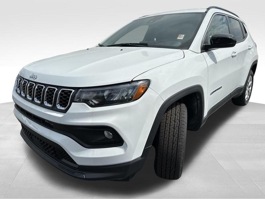 new 2024 Jeep Compass car, priced at $27,500