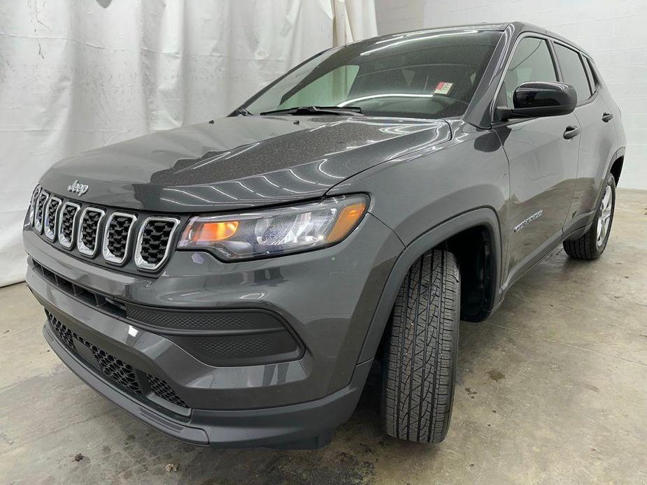 new 2024 Jeep Compass car, priced at $26,500