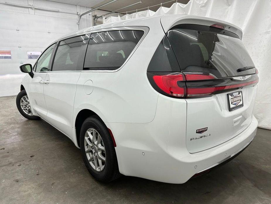 new 2024 Chrysler Pacifica car, priced at $38,500