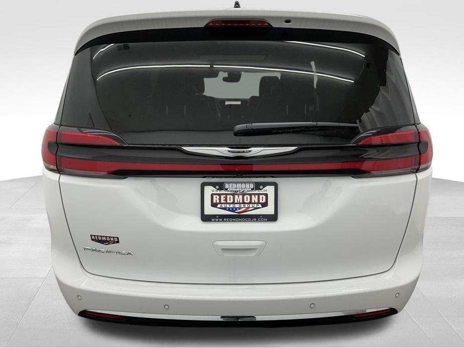 new 2024 Chrysler Pacifica car, priced at $40,250