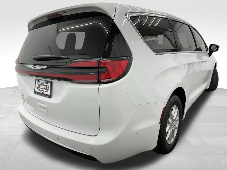 new 2024 Chrysler Pacifica car, priced at $40,250