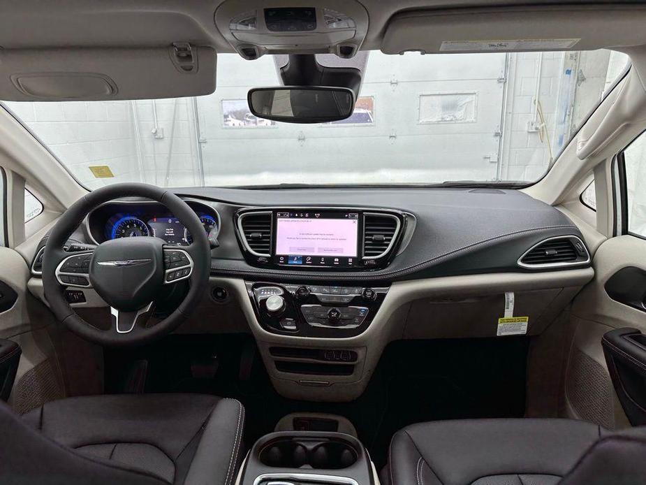 new 2024 Chrysler Pacifica car, priced at $40,250