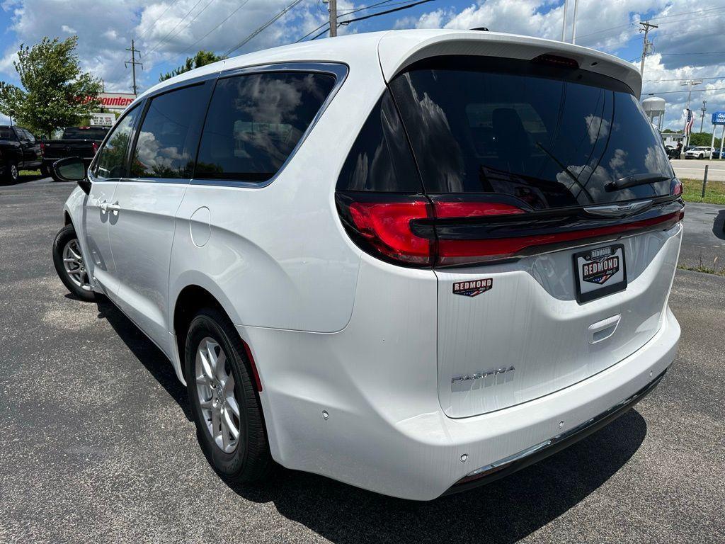 new 2024 Chrysler Pacifica car, priced at $39,000